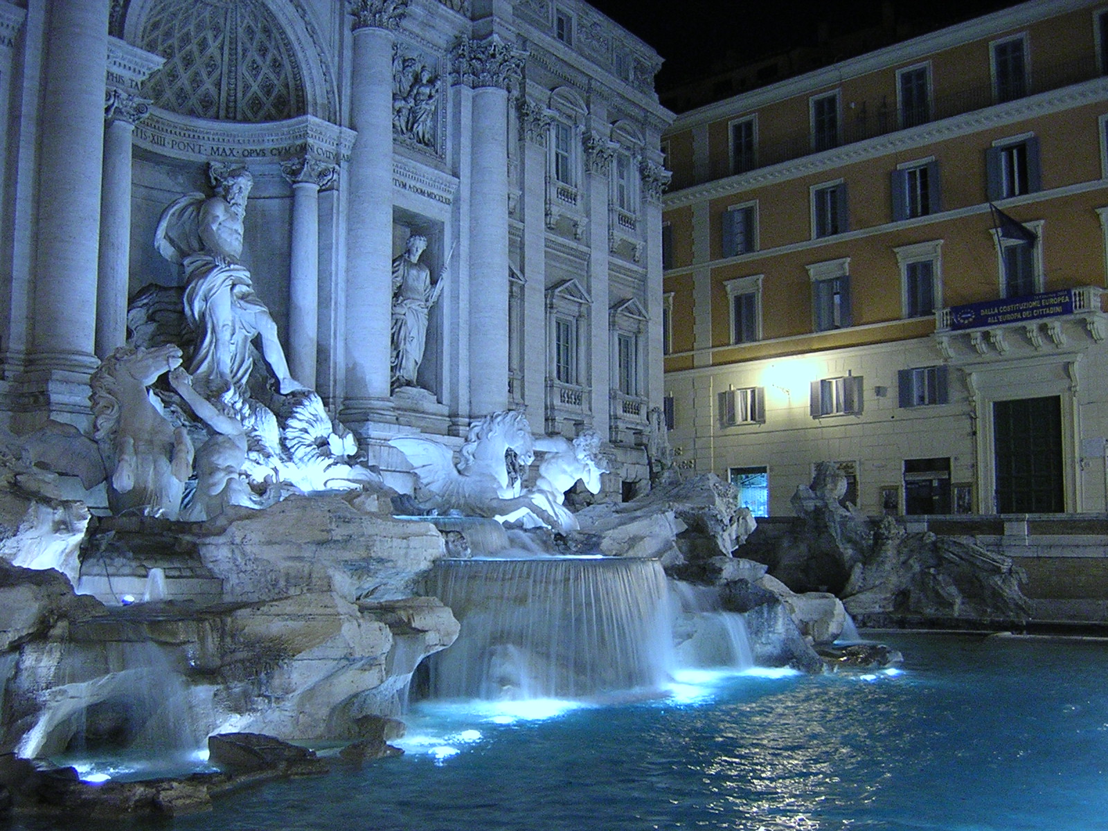 Magnificent Presentation - Trevi Fountain