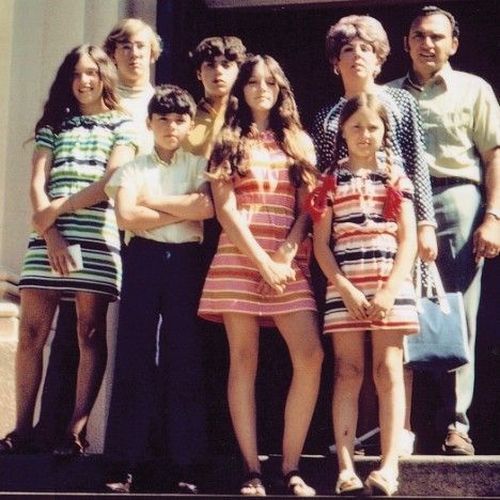 Madonna-and-her-family-1970