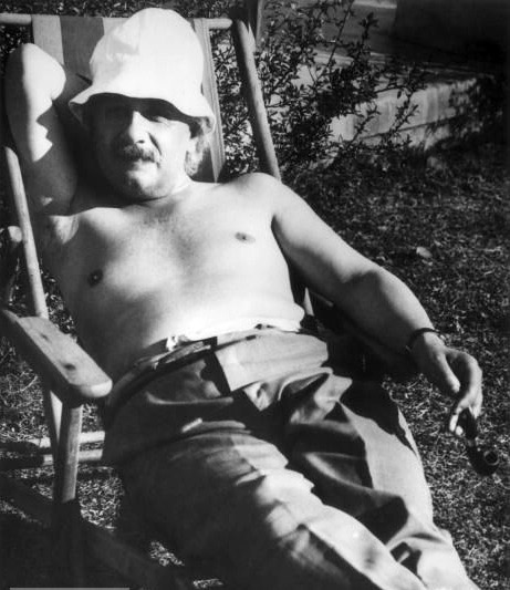 Albert-Einstein-in-Palm-Spring-1932