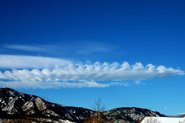 Kelvin-Helmholz-waves-rare-cloud