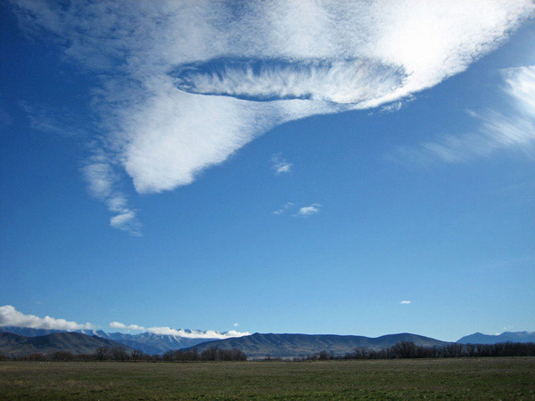 Omarama-Fallstreak-rare-cloud