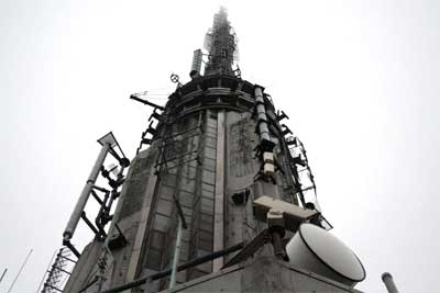 radio-tower-at-top-of-Empire-State-Building