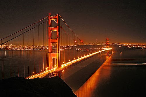 Golden-Gate-Bridge-at-night-look-extremely-beautiful