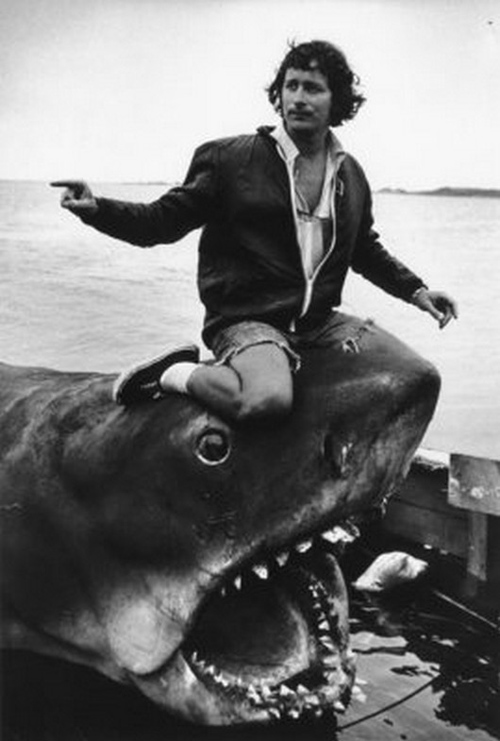 Steven-Spielberg-on-the-set-of-Jaws