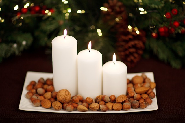 candle-light-decorated-with-almonds
