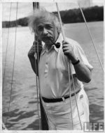 Albert-Einstein-in-a-boat-with-his-pipe