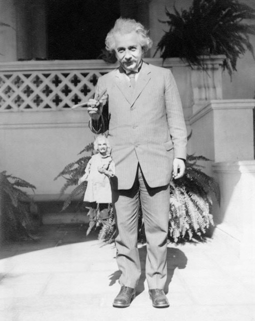 Albert-Einstein-with-his-puppet
