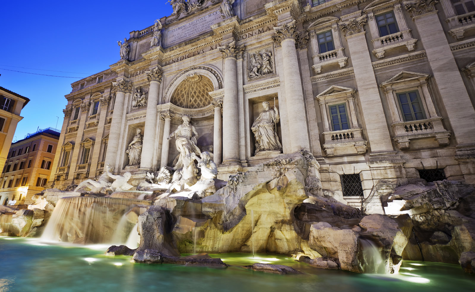 Fontana-Di-Trevi-The-Largest-Baroque-Fountain-In-The-Trevi