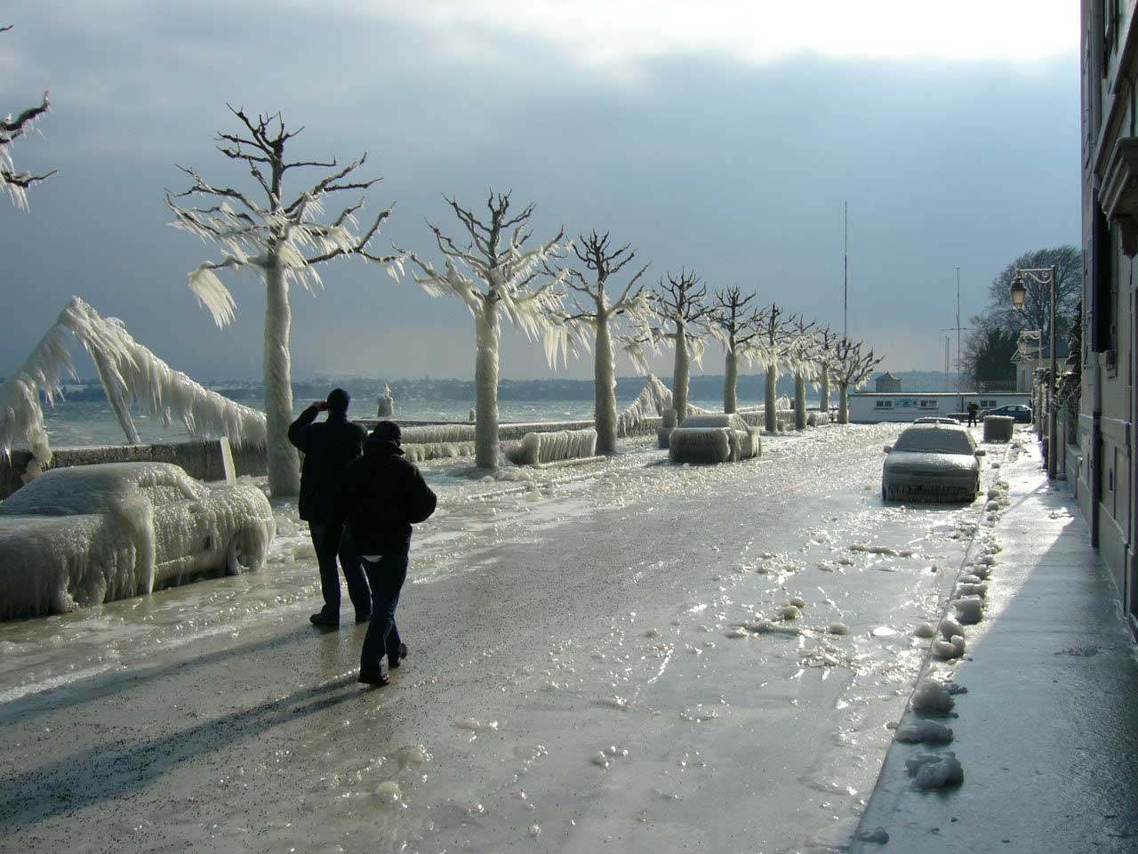 Geneva-lake-after-freezing-storm