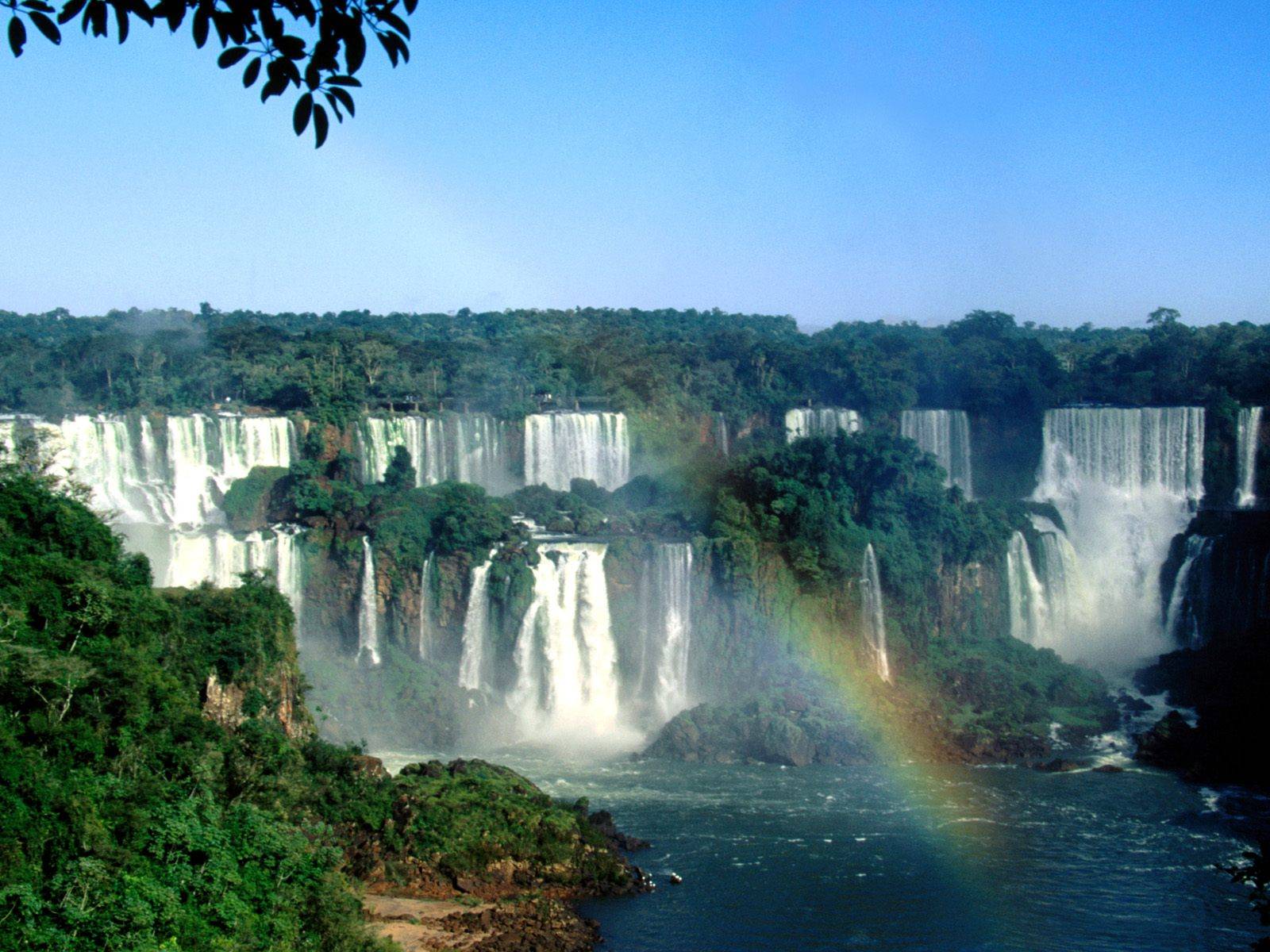 rainbow-in-iguazu-falls