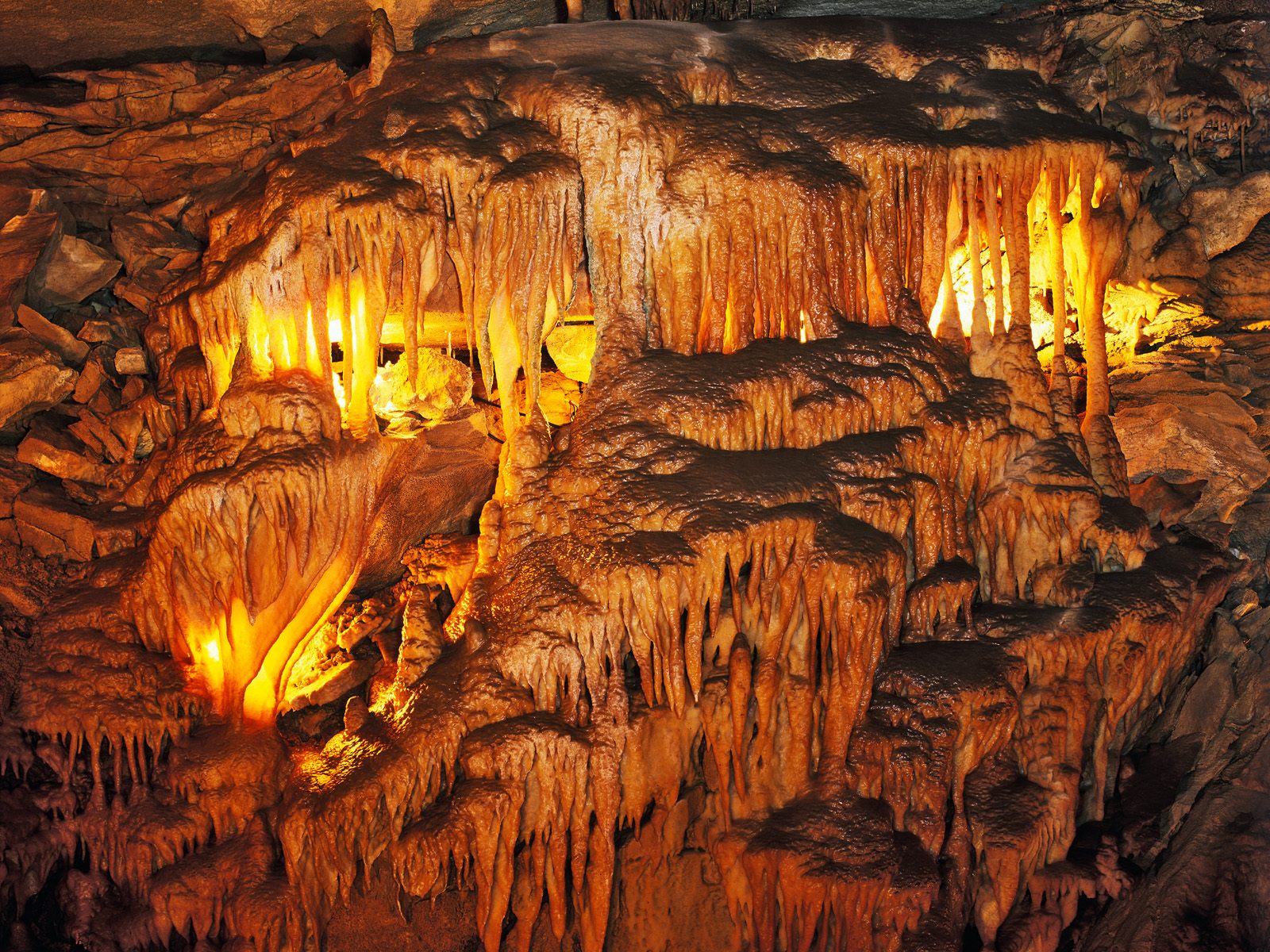 Мамонтова пещера в северной америке. Национальный парк Мамонтова пещера. Национальный парк Мамонтова пещера США. Флинт Мамонтова пещера. Мамонтова пещера Кентукки.