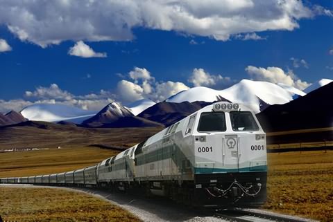china-train-service-looks-excellent-under-blue-sky