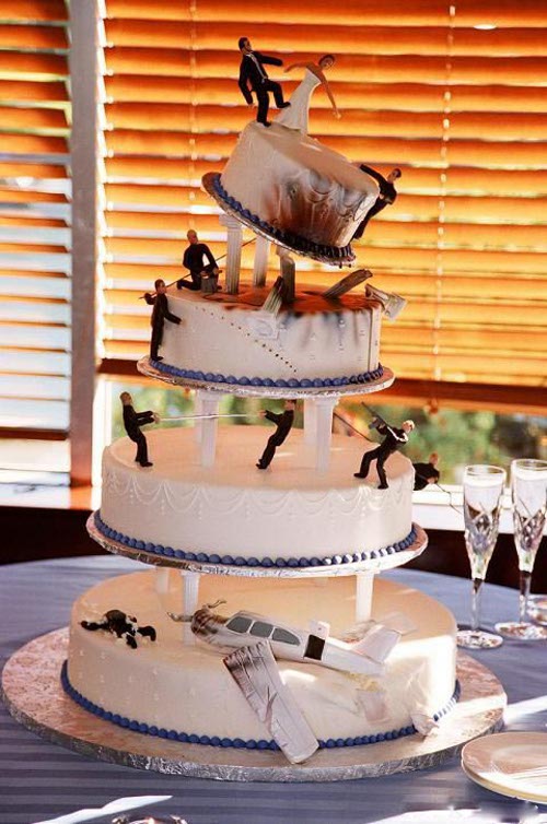 Action-hero-wedding-cake