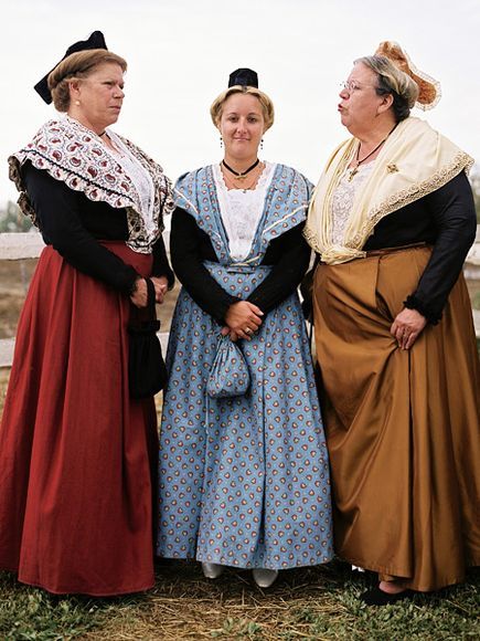 Traditional-french-clothing