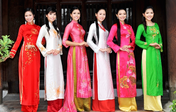Vietnam-traditional-dress-ao-dai